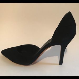 SOLD‼️ Vince Suede Pumps Size 9 M